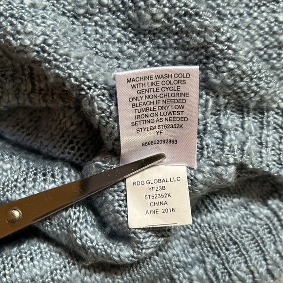 Cloud Chaser open knit blue sweater size XL - Picture 8 of 12